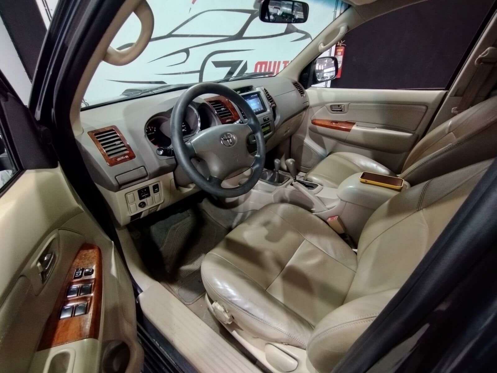 Imagem do veículo  TOYOTA HILUX SW4